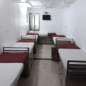 Bed 6-Bed Dormitory Room